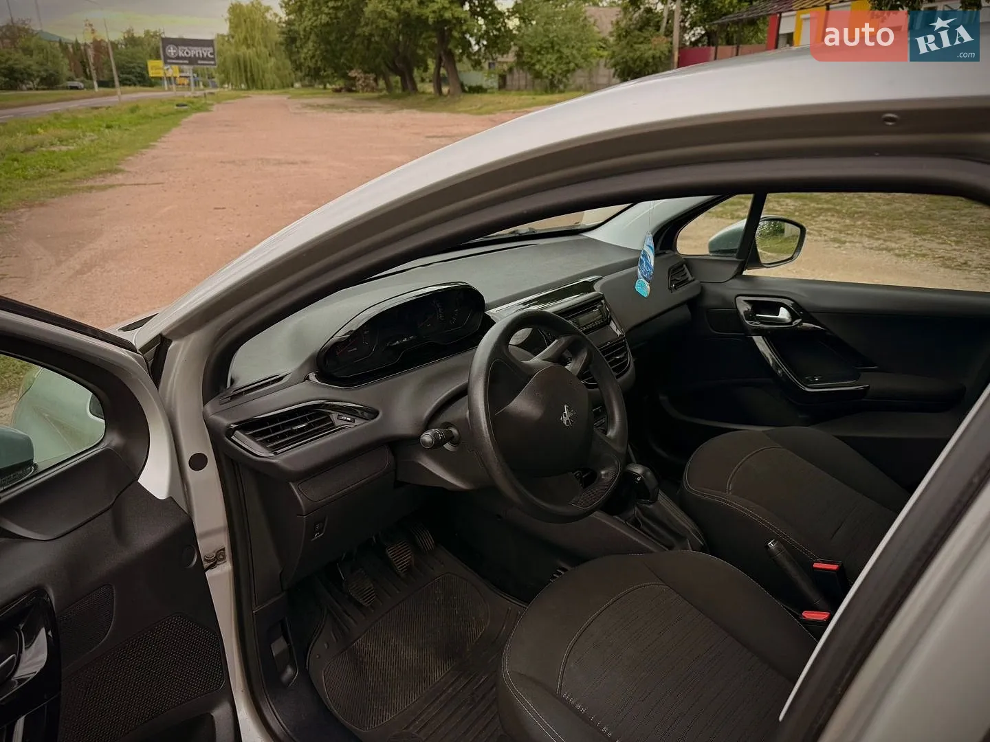 2013 Peugeot 208 - мініатюра 11