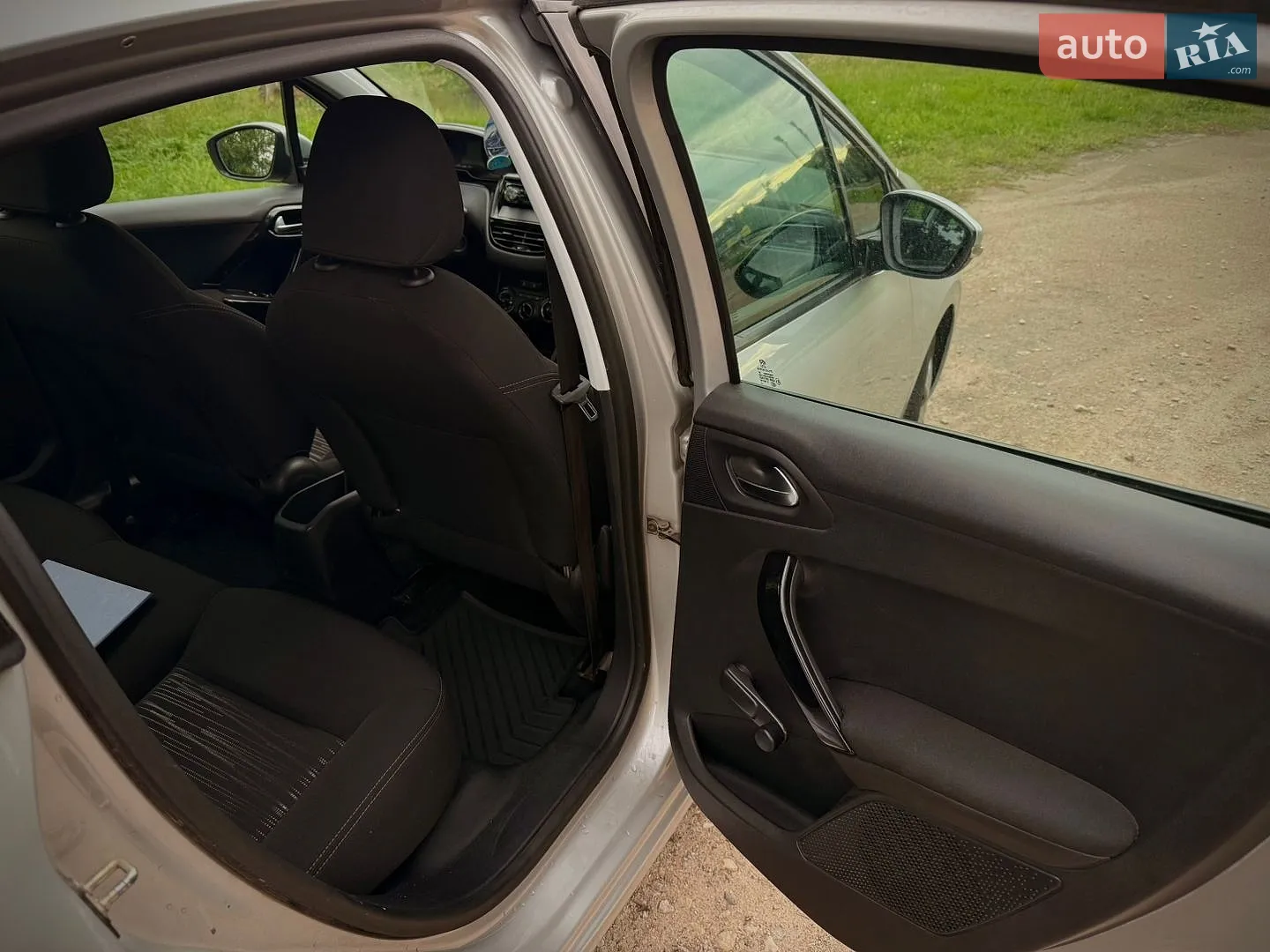 2013 Peugeot 208 - мініатюра 15