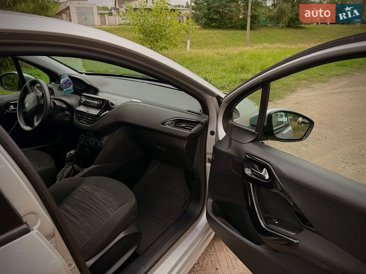 2013 Peugeot 208 - мініатюра 16