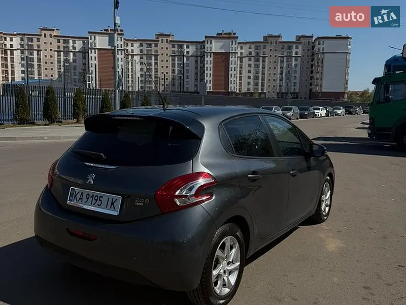 Peugeot 208