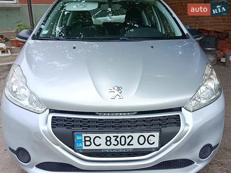 Peugeot 208