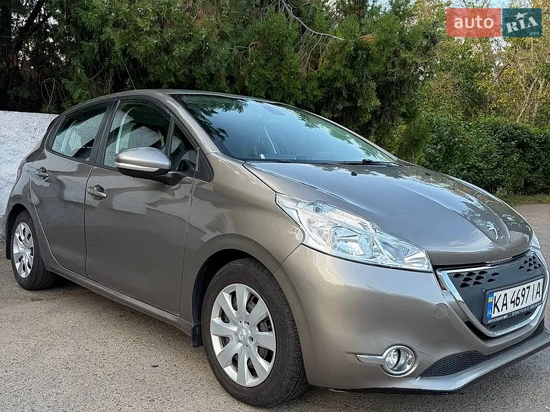 Peugeot 208