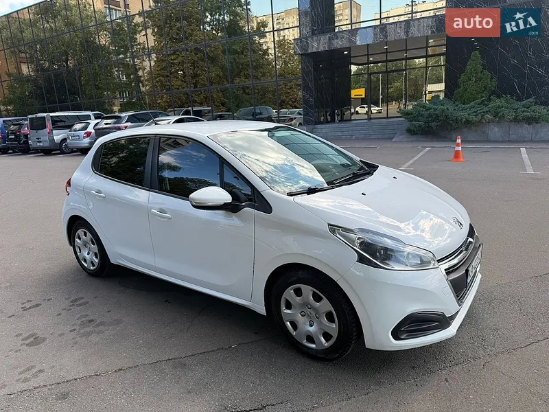 Peugeot 208