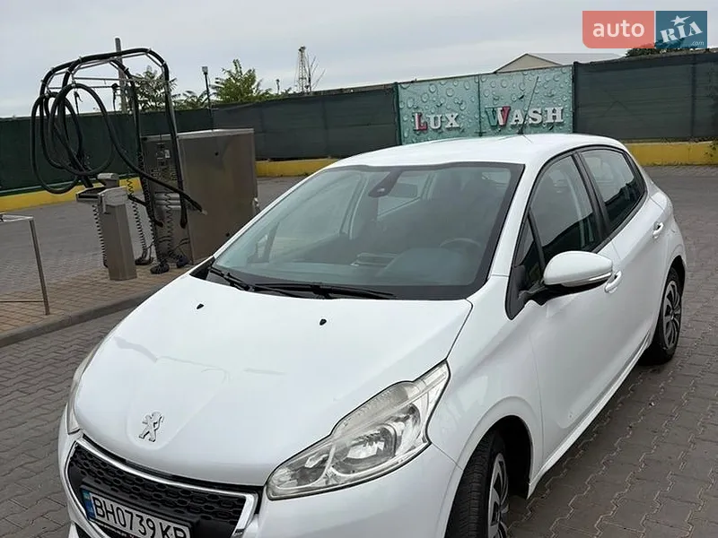 Peugeot 208