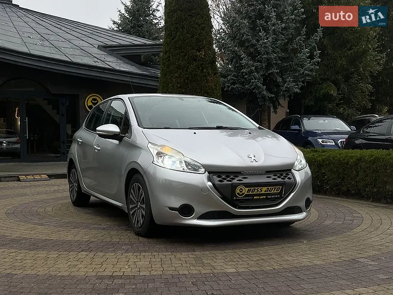 Peugeot 208