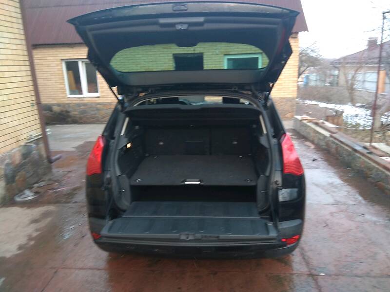 Позашляховик / Кросовер Peugeot 3008 2010 в Умані