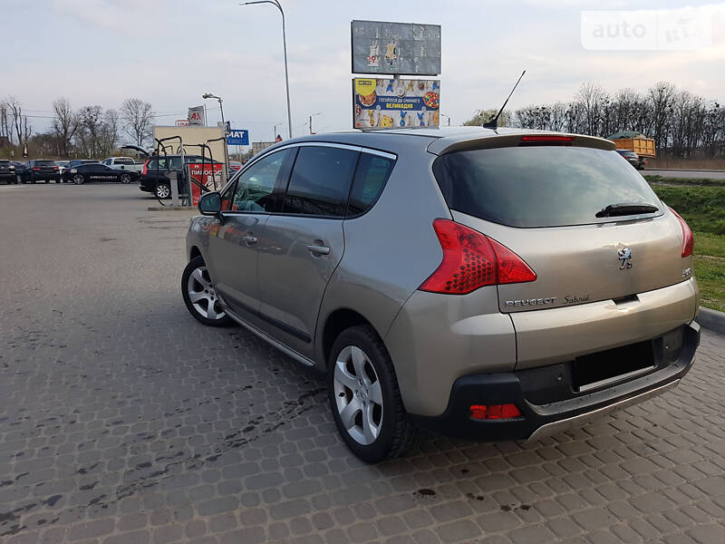 Позашляховик / Кросовер Peugeot 3008 2010 в Львові