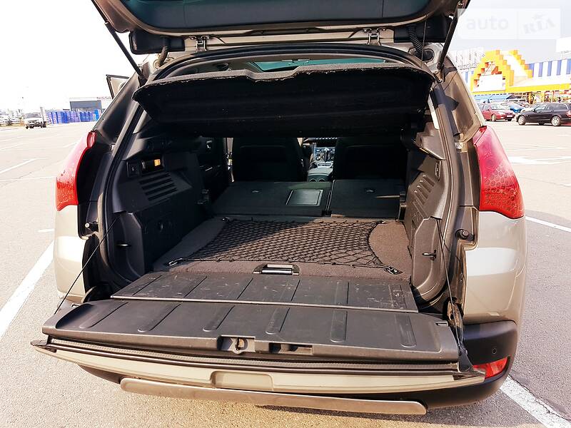 Позашляховик / Кросовер Peugeot 3008 2010 в Львові