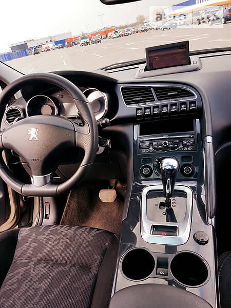 Позашляховик / Кросовер Peugeot 3008 2010 в Львові