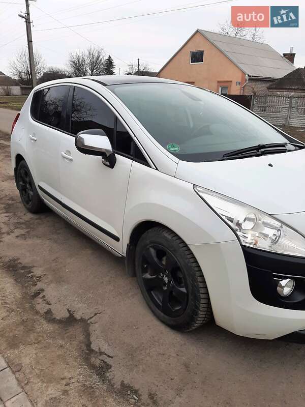 Позашляховик / Кросовер Peugeot 3008 2011 в Кривому Розі