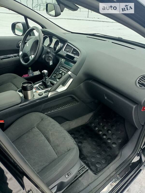 Внедорожник / Кроссовер Peugeot 3008 2013 в Ивано-Франковске