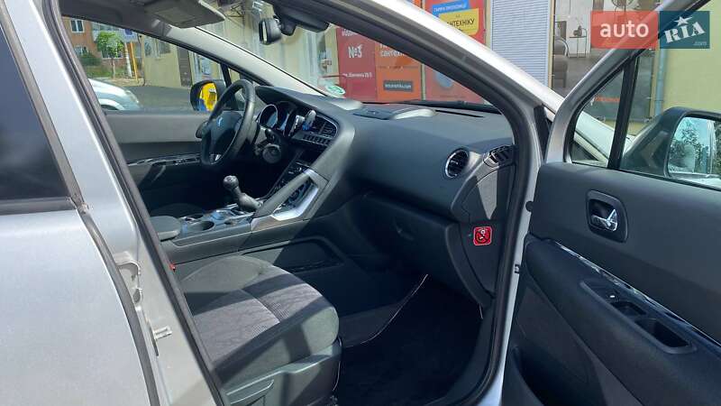 Позашляховик / Кросовер Peugeot 3008 2010 в Самборі