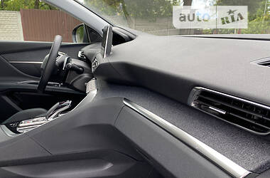 Позашляховик / Кросовер Peugeot 3008 2022 в 