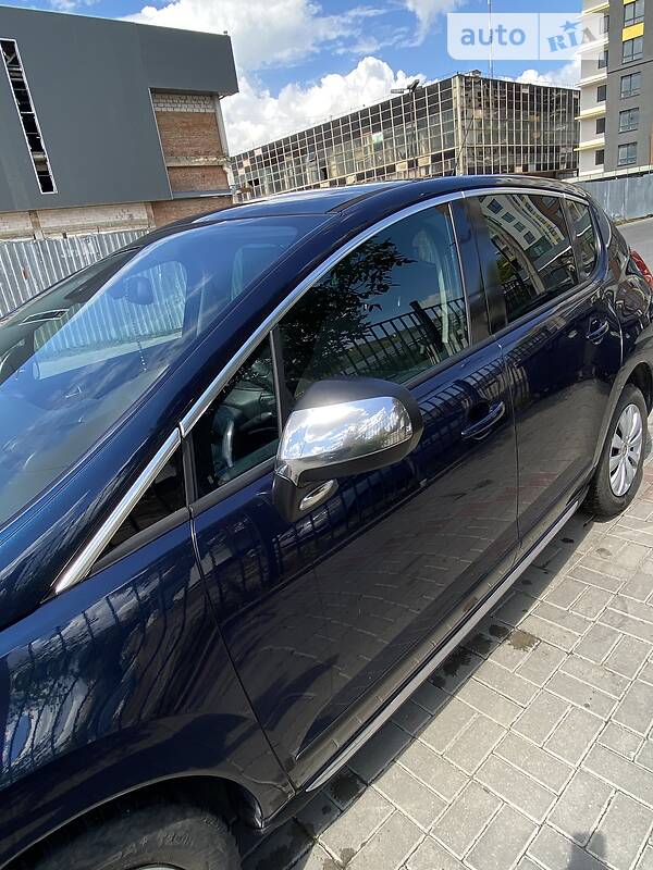 Позашляховик / Кросовер Peugeot 3008 2010 в Івано-Франківську