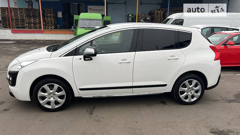 Універсал Peugeot 3008 2013 в Луцьку