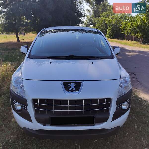 Позашляховик / Кросовер Peugeot 3008 2011 в Запоріжжі