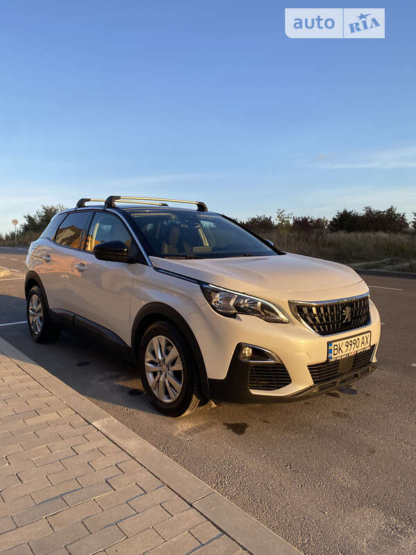 Внедорожник / Кроссовер Peugeot 3008 2017 в 