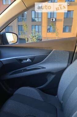 Внедорожник / Кроссовер Peugeot 3008 2017 в 