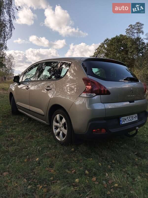 Позашляховик / Кросовер Peugeot 3008 2013 в Звягелі