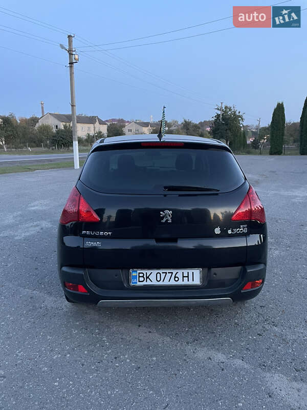 Позашляховик / Кросовер Peugeot 3008 2011 в Дубні