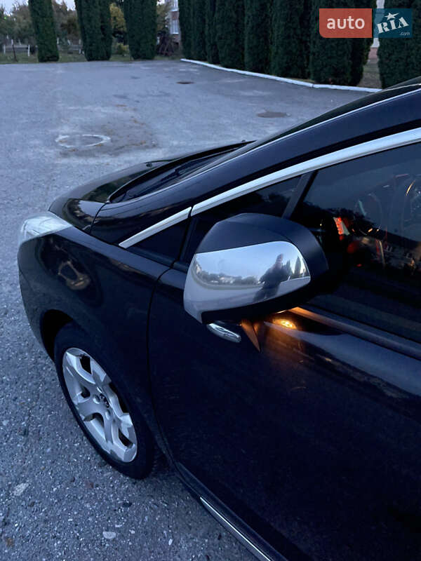 Позашляховик / Кросовер Peugeot 3008 2011 в Дубні