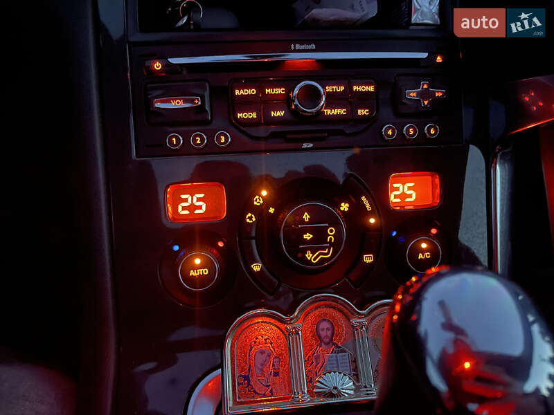 Позашляховик / Кросовер Peugeot 3008 2011 в Дубні