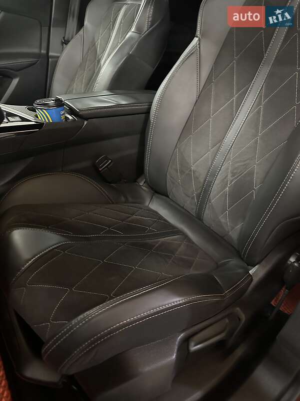 Позашляховик / Кросовер Peugeot 3008 2017 в Вінниці