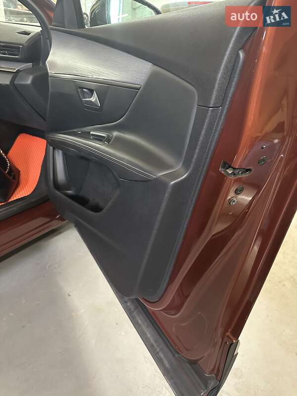 Позашляховик / Кросовер Peugeot 3008 2017 в Вінниці