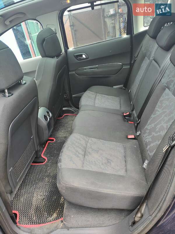 Позашляховик / Кросовер Peugeot 3008 2009 в Іллінцях