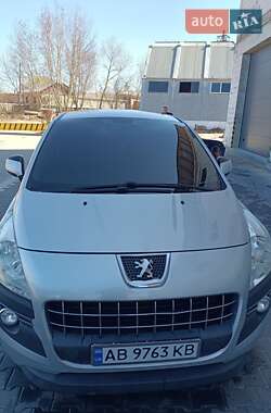 Позашляховик / Кросовер Peugeot 3008 2012 в 