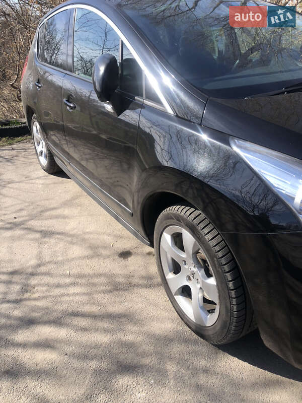 Внедорожник / Кроссовер Peugeot 3008 2009 в Калиновке