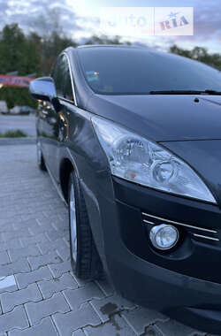 Позашляховик / Кросовер Peugeot 3008 2011 в Тернополі