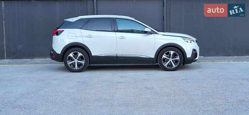 Внедорожник / Кроссовер Peugeot 3008 2017 в Киеве