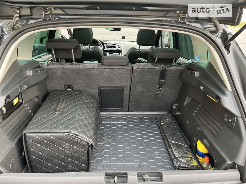 Внедорожник / Кроссовер Peugeot 3008 2011 в Львове