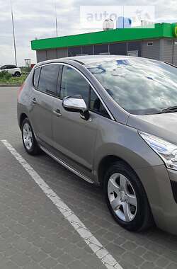 Внедорожник / Кроссовер Peugeot 3008 2013 в Новомосковске