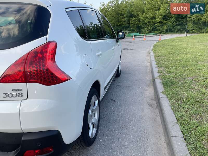Позашляховик / Кросовер Peugeot 3008 2013 в Житомирі
