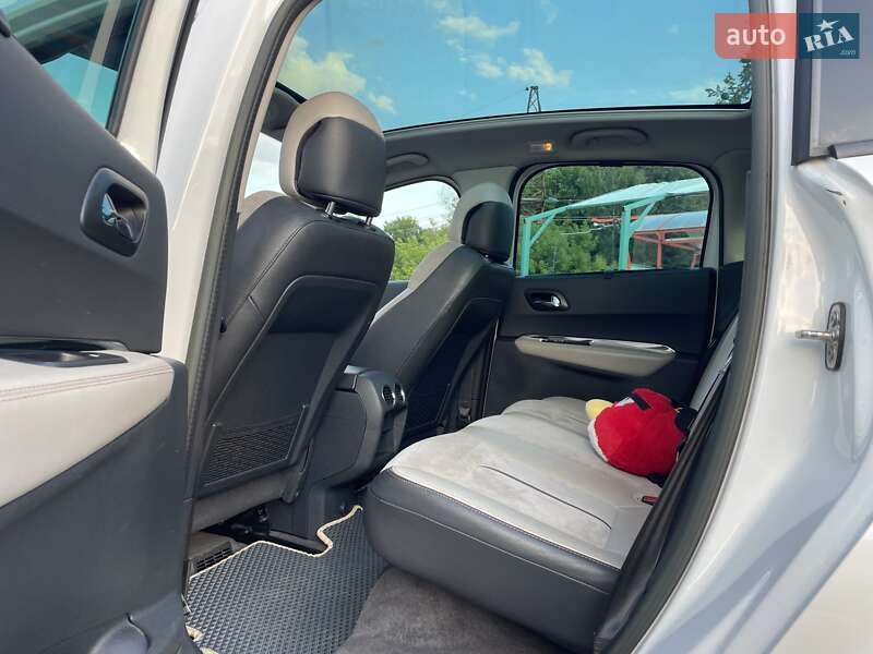 Позашляховик / Кросовер Peugeot 3008 2013 в Житомирі