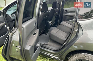 Позашляховик / Кросовер Peugeot 3008 2009 в 