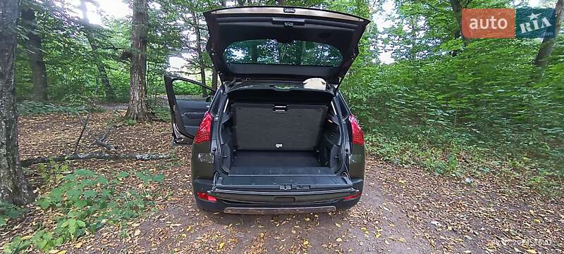 Позашляховик / Кросовер Peugeot 3008 2010 в Тальному