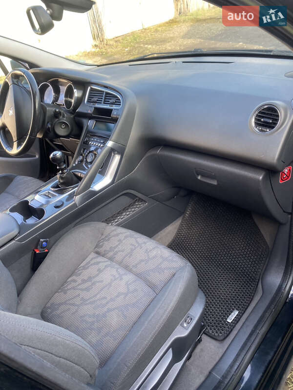 Позашляховик / Кросовер Peugeot 3008 2012 в Івано-Франківську