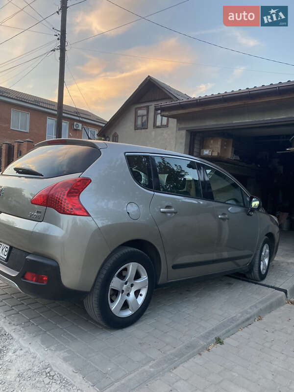Позашляховик / Кросовер Peugeot 3008 2013 в Харкові
