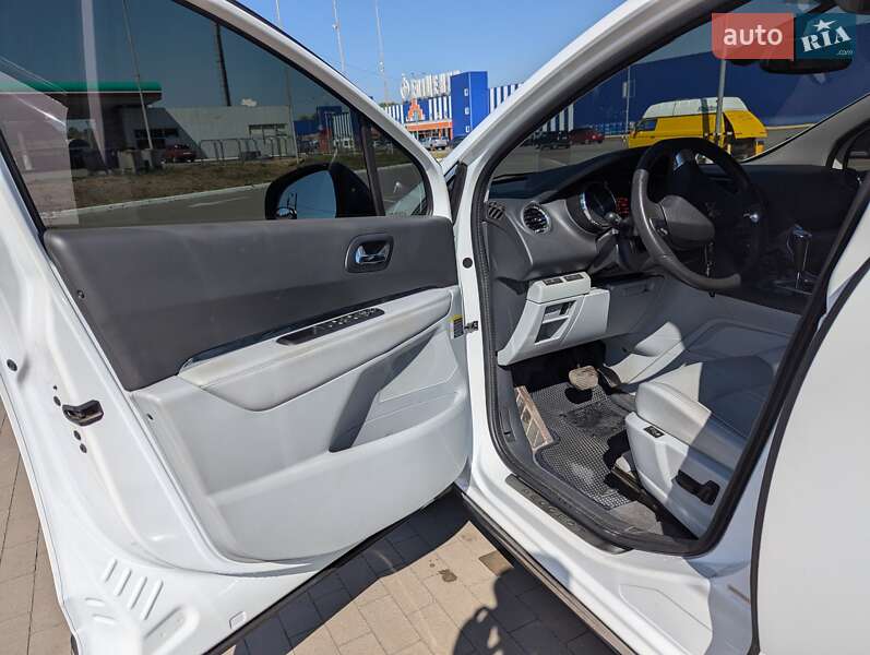 Позашляховик / Кросовер Peugeot 3008 2015 в Сумах