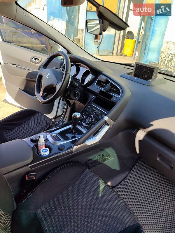 Внедорожник / Кроссовер Peugeot 3008 2013 в Татарбунарах