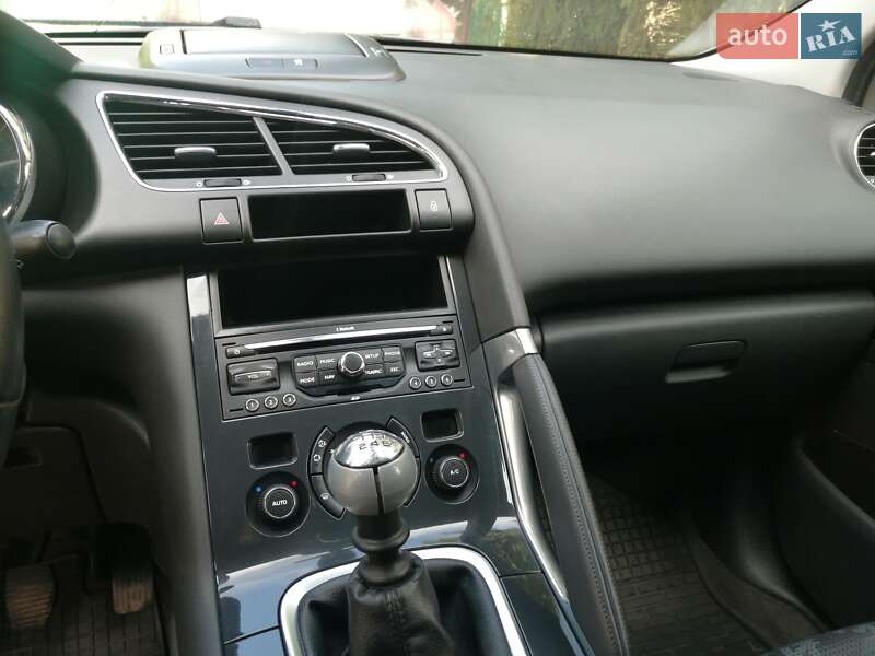 Позашляховик / Кросовер Peugeot 3008 2010 в Луцьку