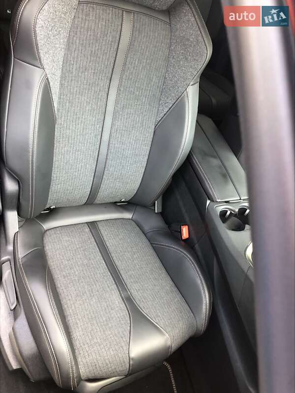 Позашляховик / Кросовер Peugeot 3008 2018 в Одесі