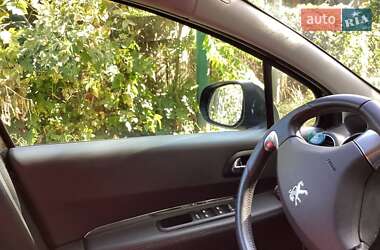 Внедорожник / Кроссовер Peugeot 3008 2013 в 