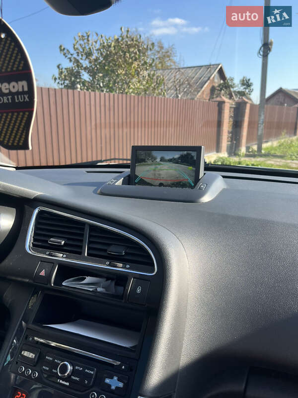 Позашляховик / Кросовер Peugeot 3008 2014 в Волочиську