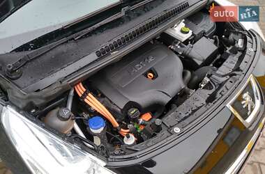 Внедорожник / Кроссовер Peugeot 3008 2013 в 