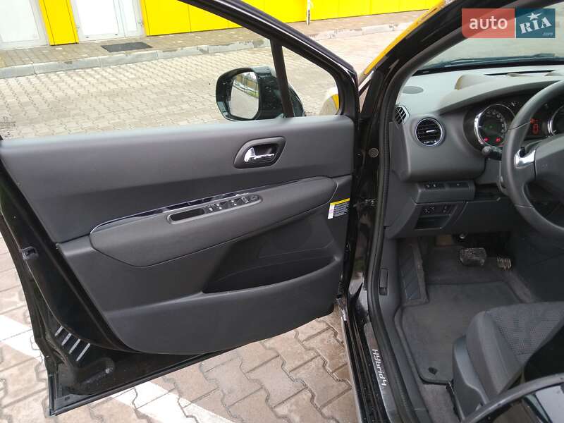 Позашляховик / Кросовер Peugeot 3008 2013 в Дубні