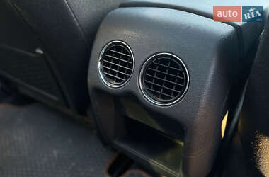 Внедорожник / Кроссовер Peugeot 3008 2010 в 